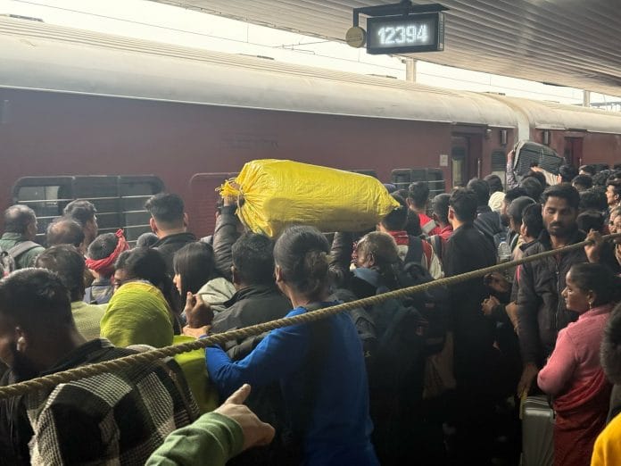 Rush to board a general class compartment at the New Delhi railway station | Mrinalini Dhyani | ThePrint