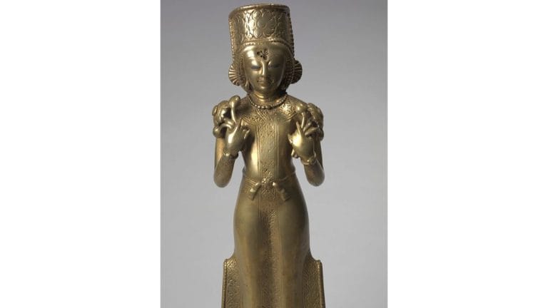 Many faces of the Sun: Surya in Hindu and Buddhist traditions