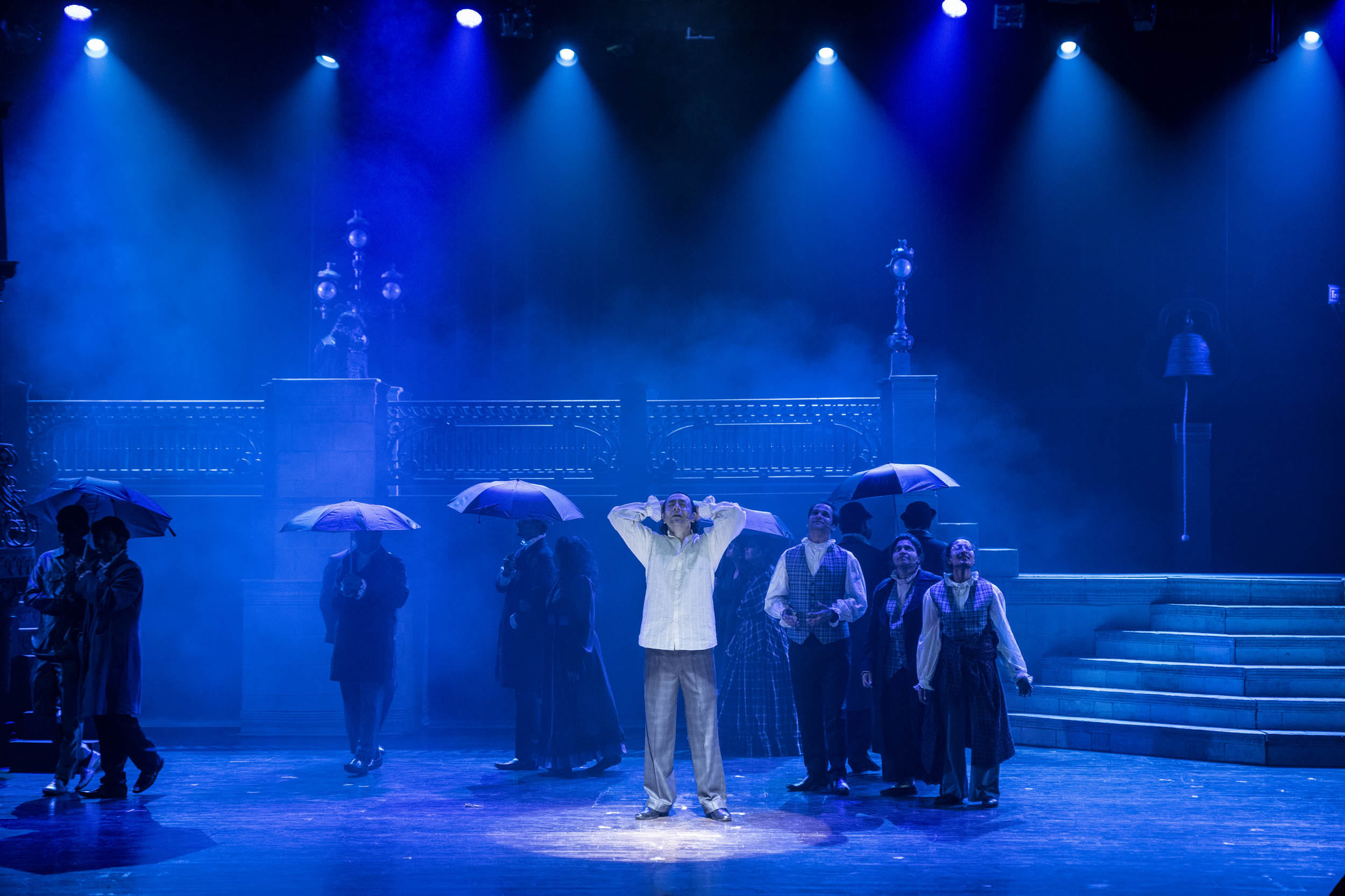 Mantra Mugdh in a scene from Chandni Raatein. His character, Deewana, often quotes Hindi poets when distressed | Photo credit: Aadyam Theatre