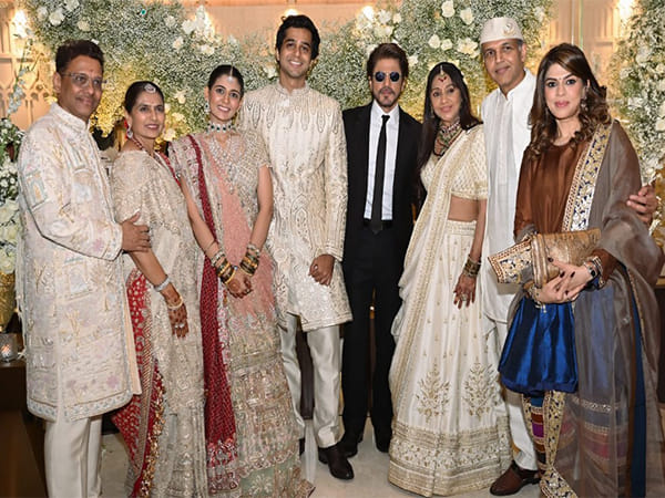 Shah Rukh Khan turns heads with his stylish look at Ashutosh Gowariker's son Konark Gowariker, Niyati Kanakia wedding