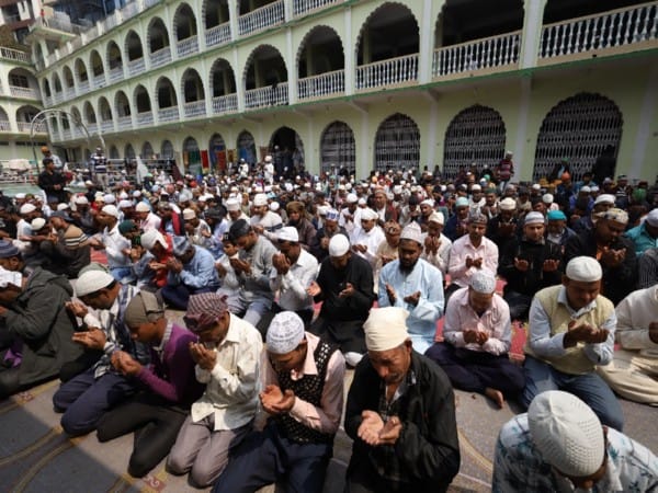  Nepali Muslims mark beginning of Ramzan with Friday Prayers