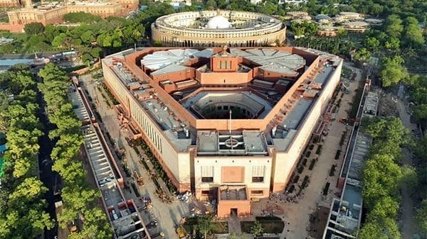 Top officials brief Parliamentary Committee on foreign policy and trade concerns