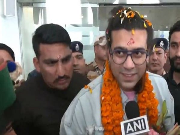 Jubin Nautiyal receives grand welcome at Dehradun airport post IIFA win 