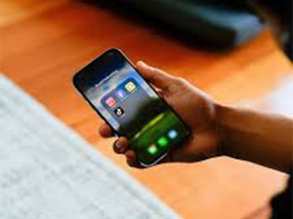 China: Officials aim to restrict social media and screen time, youth left in divide