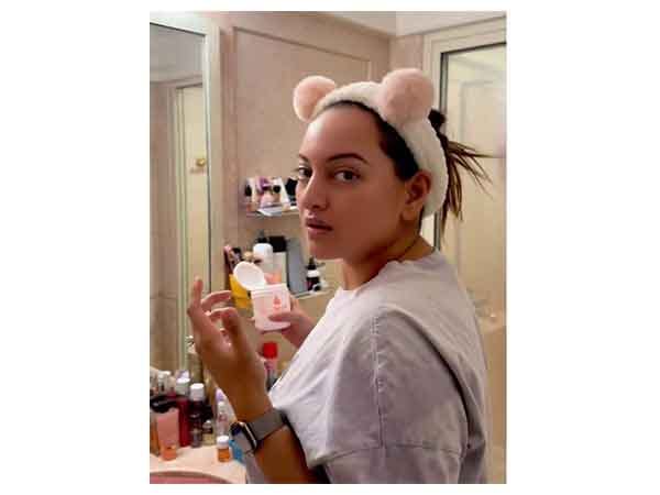 Sonakshi Sinha gets pranked by husband Zaheer Iqbal in latest video, check it out