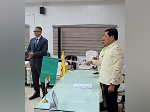 Sarbananda Sonowal virtually flags off L&T-made electrolysers for Kandla port