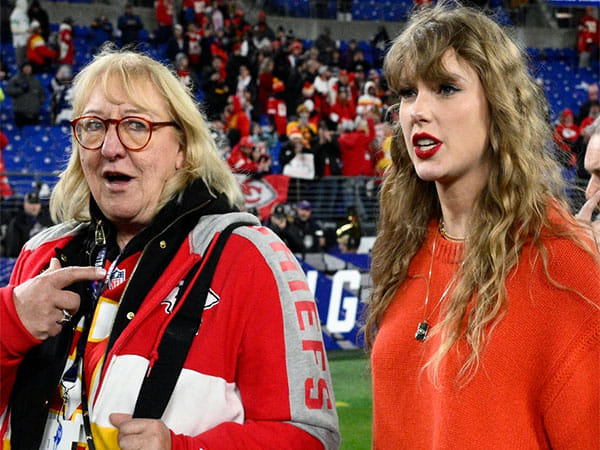 Donna Kelce celebrates Taylor Swift's iHeartRadio Music Awards wins with special post