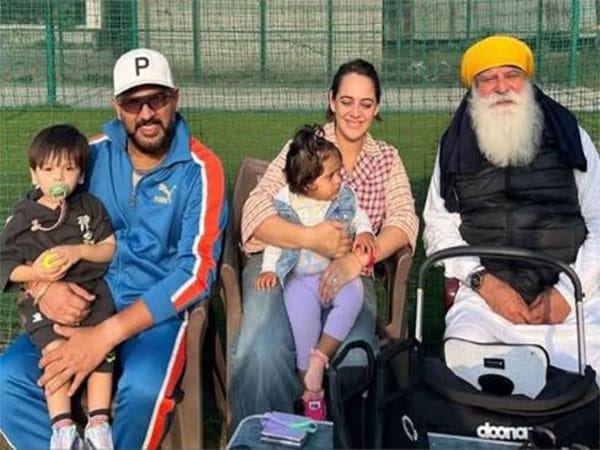 Yuvraj Singh calls his father 'Dragon Singh' as he extends birthday wishes to him 