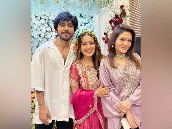 'Artist maryada mein rahe, aur janta': Tony Kakkar defends sister Neha after she faces backlash?