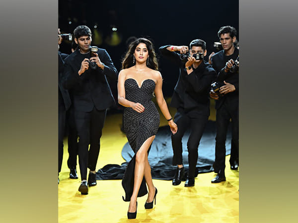 Janhvi Kapoor makes a statement in Rahul Mishra's outfit at Lakme Fashion Week x FDCI