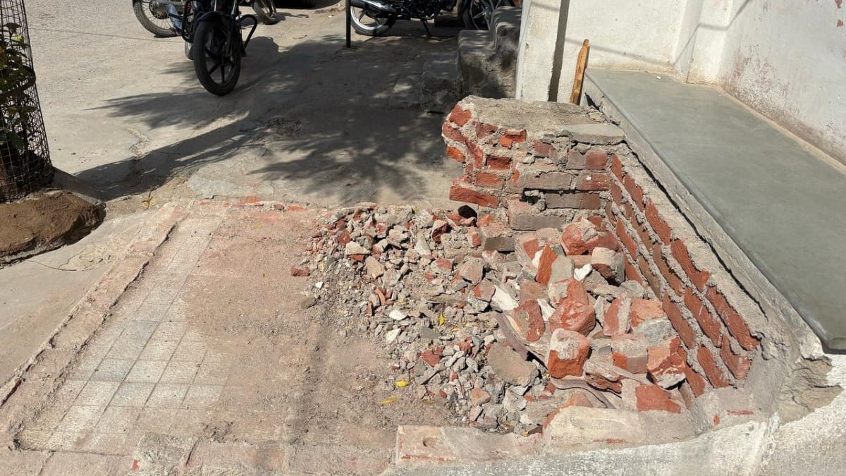 Demolished platform outside the house of Chand Mohammed | Bismee Taskin | ThePrint