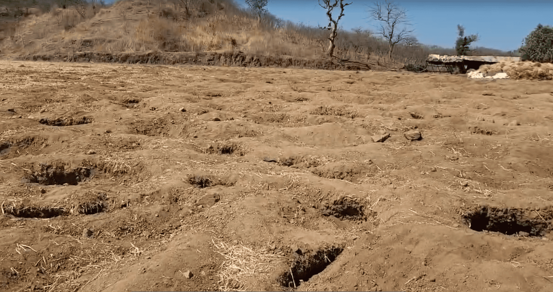 Fields alongside Asirgarh Fort dug up by those searching for treasures | By Special Arrangement