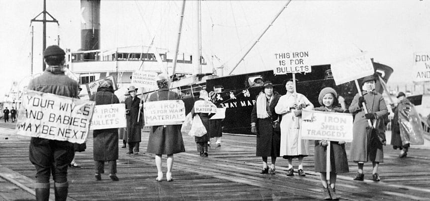 Chinese Americans picketing at the Port of Astoria in 1939 | Oregon History Project