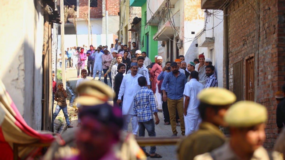 Muslims in Sambhal going for Friday prayers | Manisha Mondal | ThePrint