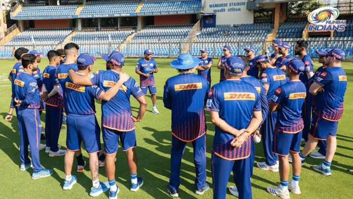 Players of Mumbai Indians listen to head coach Mahela Jayawardene during a training session for IPL 2025 campaign | Credit: mumbaiindians.com
