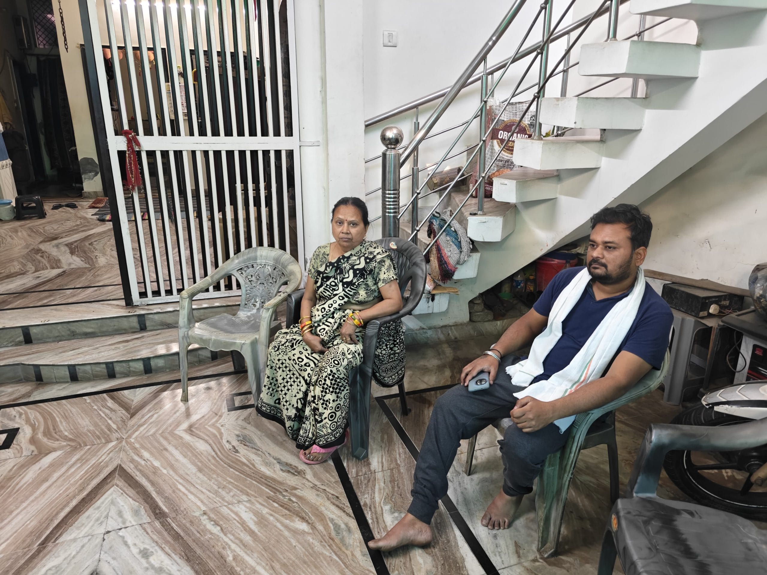 Saurabh's mother Renu Devi and brother Bablu | Mayank Kumar | ThePrint