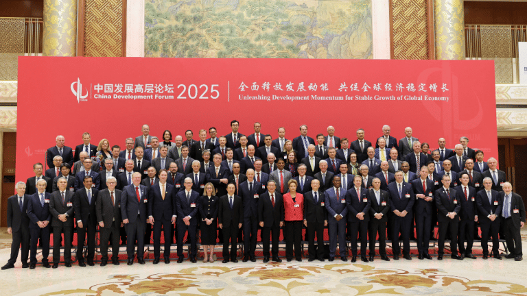 China promotes business to foreign corporate leaders like Apple, Pfizer amid intensifying US tariffs