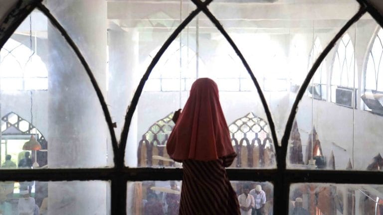 Delhi mosques say women are welcome. Worship, wuzu and washrooms