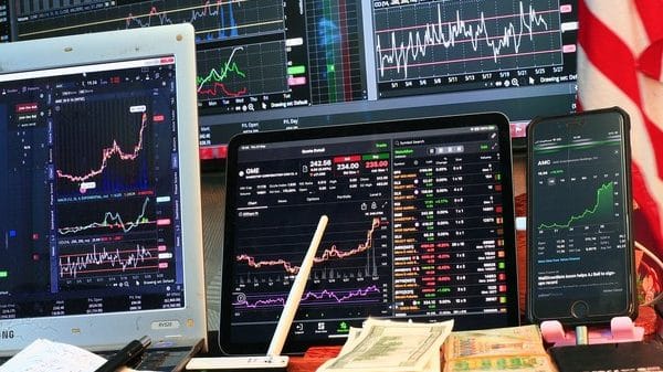 Asian stocks tumble reacting to Trump's tariff announcement, Indian stock futures also down