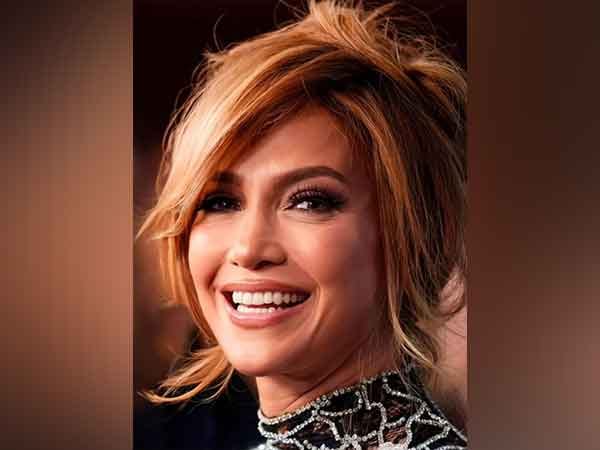 Jennifer Lopez to host American Music Awards for second time