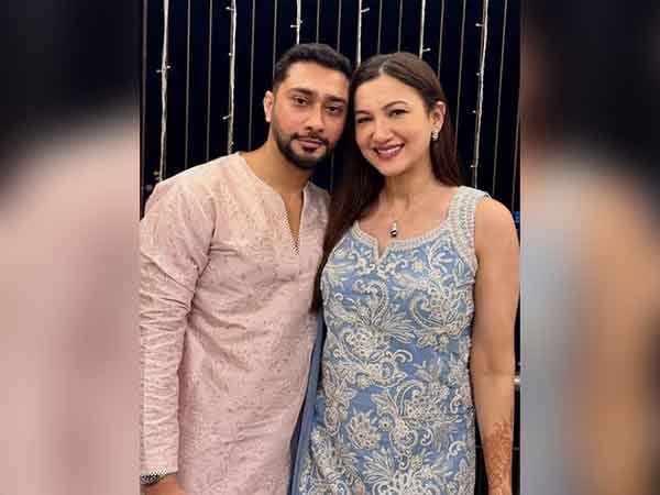 Gauahar Khan announce second pregnancy with Zaid Darbar