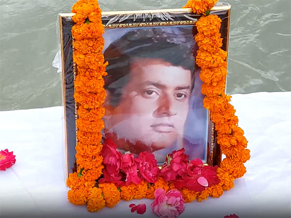 Manoj Kumar's ashes immersed in Ganga at Haridwar