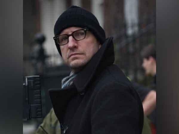 Steven Soderbergh critiques lack of support for mid-budget movies 