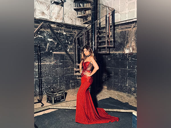 In pics: Shilpa Shetty looks 'red hot' in corset and drape skirt ensemble