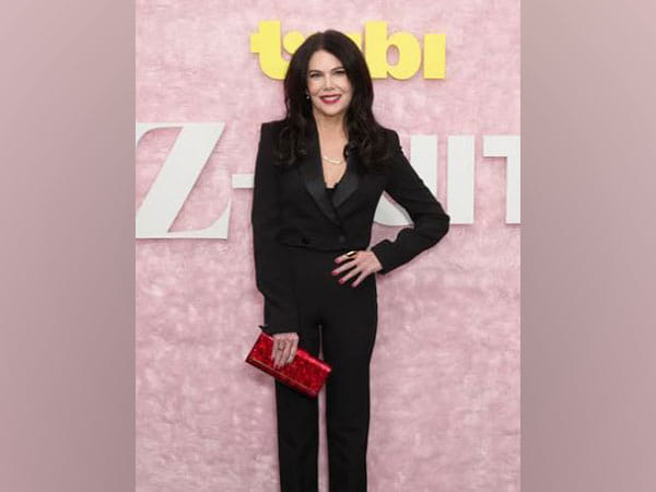 'Gilmore Girls' fame Lauren Graham joins cast of Colleen Hoover adaptation 'Reminders Of Him'