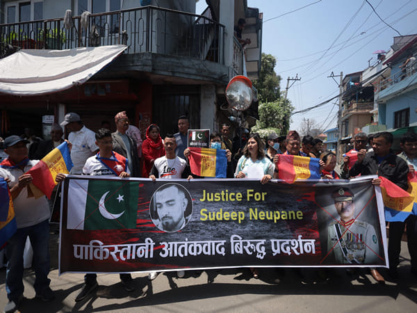 Nepali protestors burn photo of Pak Army Chief near Pakistan Embassy in Kathmandu