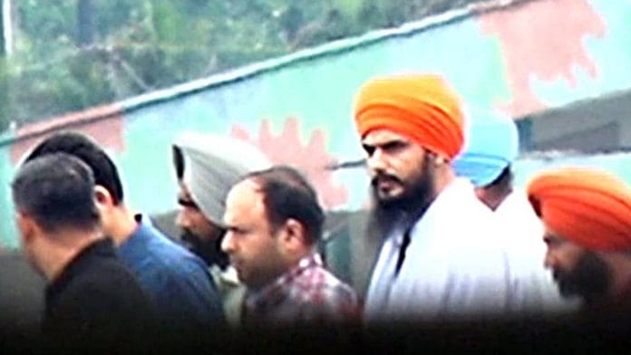 Amritpal Singh being brought to Dibrugarh Jail | Photo: ANI
