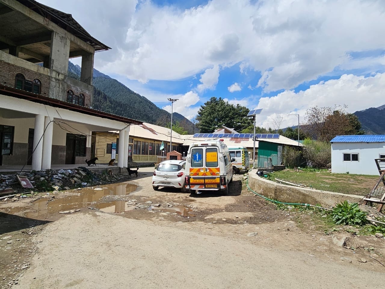 Road leading up to Pahalgam PHC | Sajid Ali | ThePrint