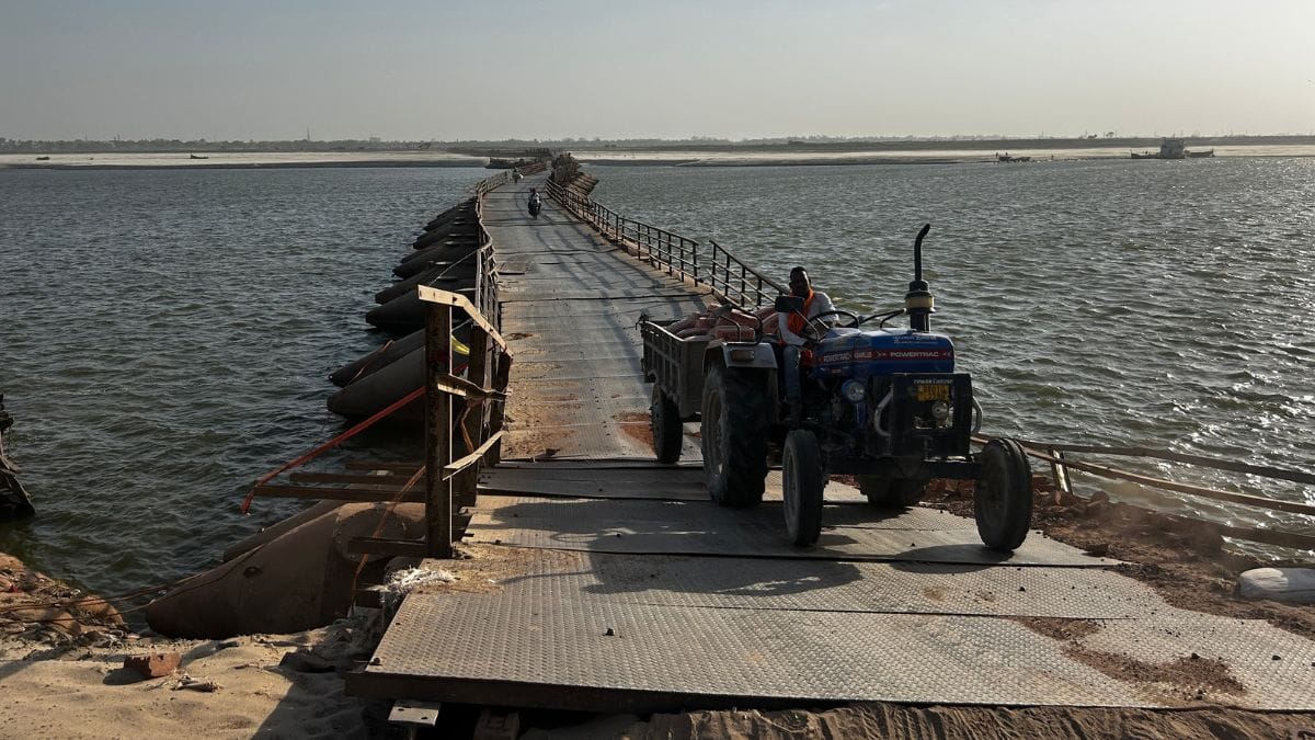 The makeshift pipa (pontoon) bridge, a lifeline for the 5 lakh people living across the Ganga in the Diara area. During the monsoon months, the bridge is inoperative and villagers are left relying on boats for transportation