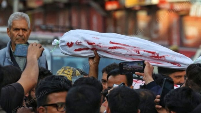 People protest at Lal Chowk in Srinagar a day after terrorists killed 26 tourists in Pahalgam | Praveen Jain | ThePrint