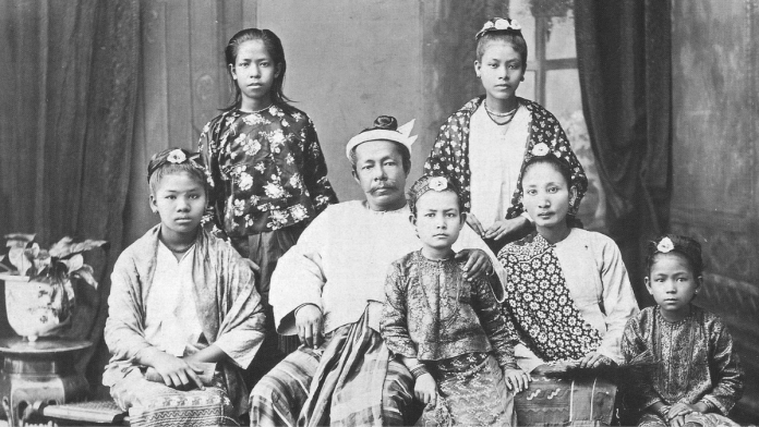 Representational image of a Bamar family at the turn of the 20th century, during British rule | Wikimedia Commons