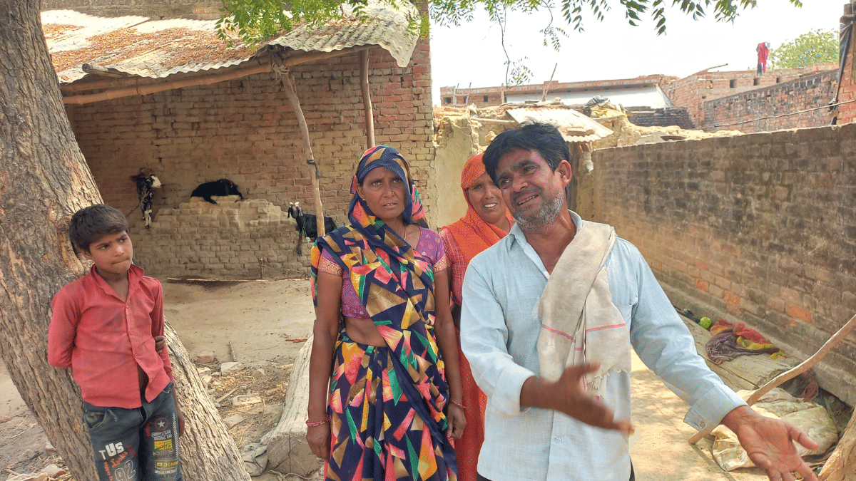 Urmilla (wearing saffron saree) and her husband Lala Ram recall how cops entered their house, afterVibharapur villagers clashed with police | Prashant Srivastava | ThePrint