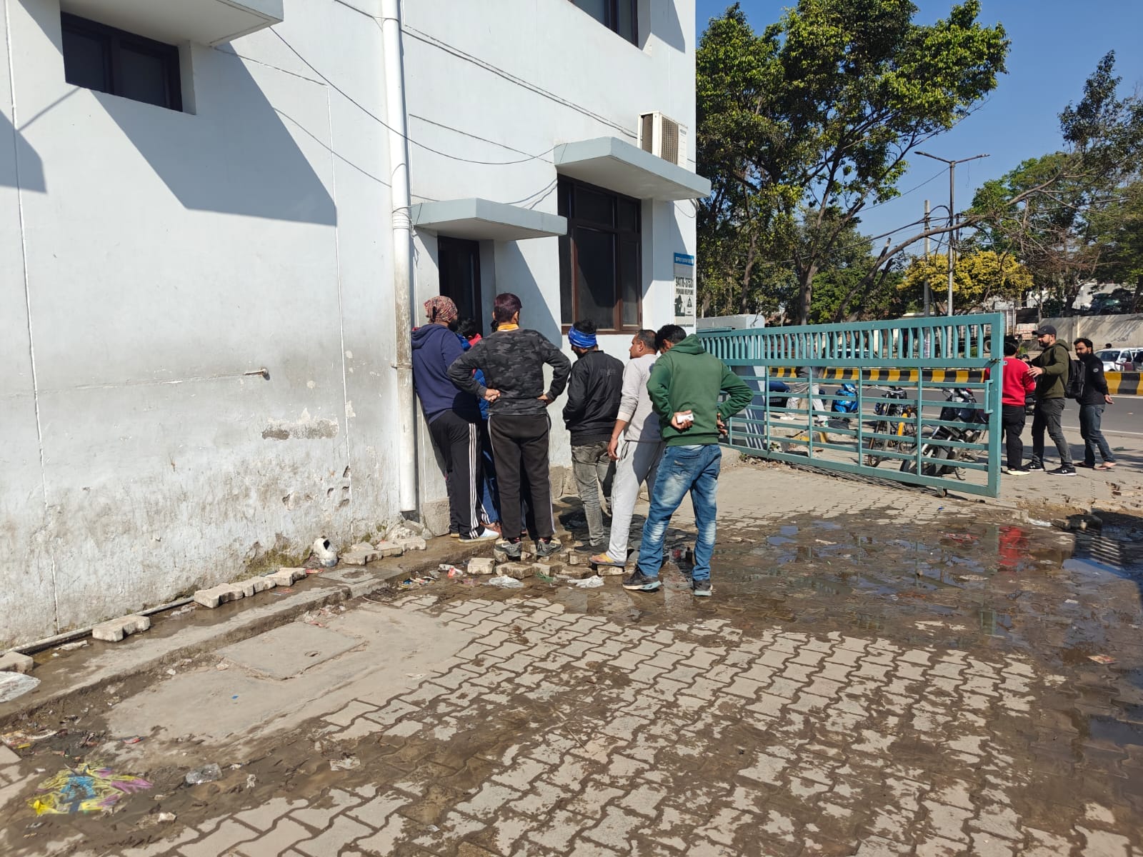 The queue at the OOAT clinic in Jalandhar | Mayank Kumar | ThePrint