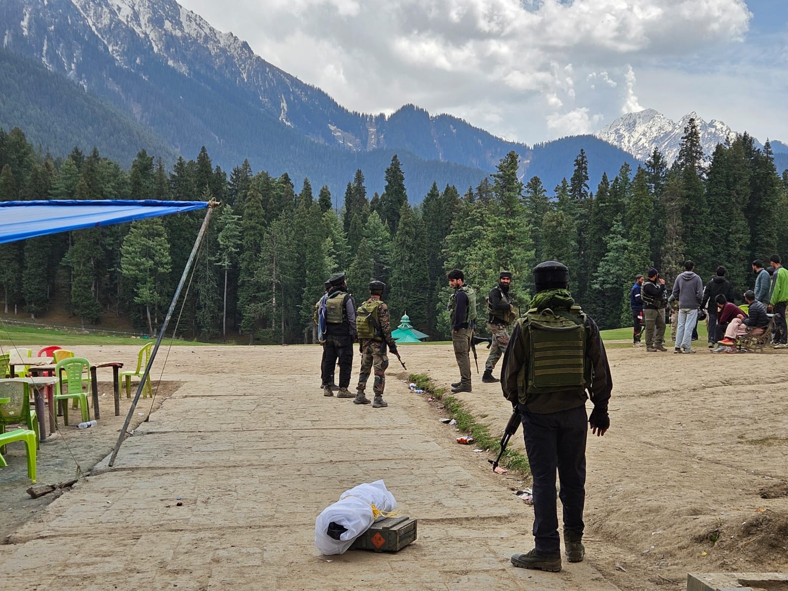 Security personnel at the park at Baisaran | Sajid Ali | ThePrint
