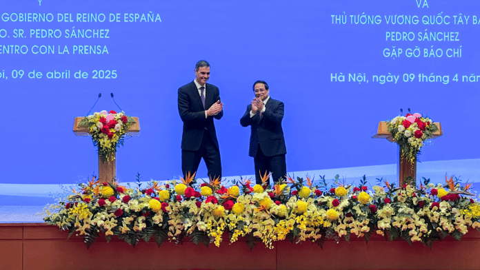 Spain's Prime Minister Pedro Sanchez and Vietnam's Prime Minister Pham Minh Chinh take part in a joint press conference in Hanoi, Vietnam, April 9, 2025 | Reuters