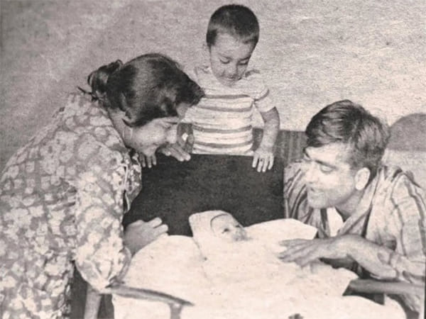 Sanjay Dutt posts throwback childhood pic with mother Nargis Dutt in emotional post