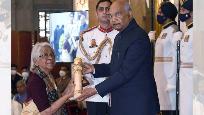 File photo of Leila Kabir accepting the Padma Vibhushan to George Fernandes (Posthumous) for Public Affairs from then President Ram Nath Kovind | ANI