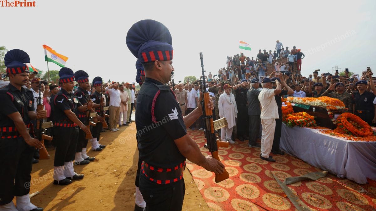 Gun salute at the funeral. | Manisha Mondal | ThePrint