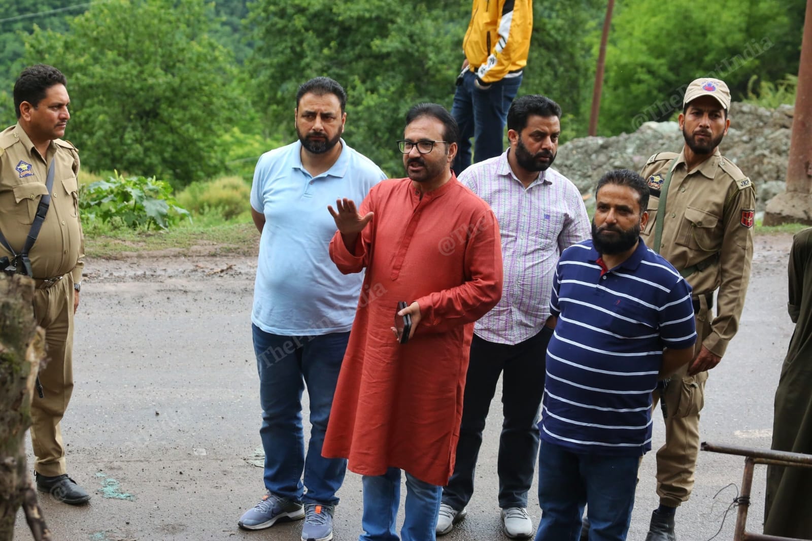 Uri MLA Sajjad Shafi interacting with locals returning home | Photo: Praveen Jain | ThePrint