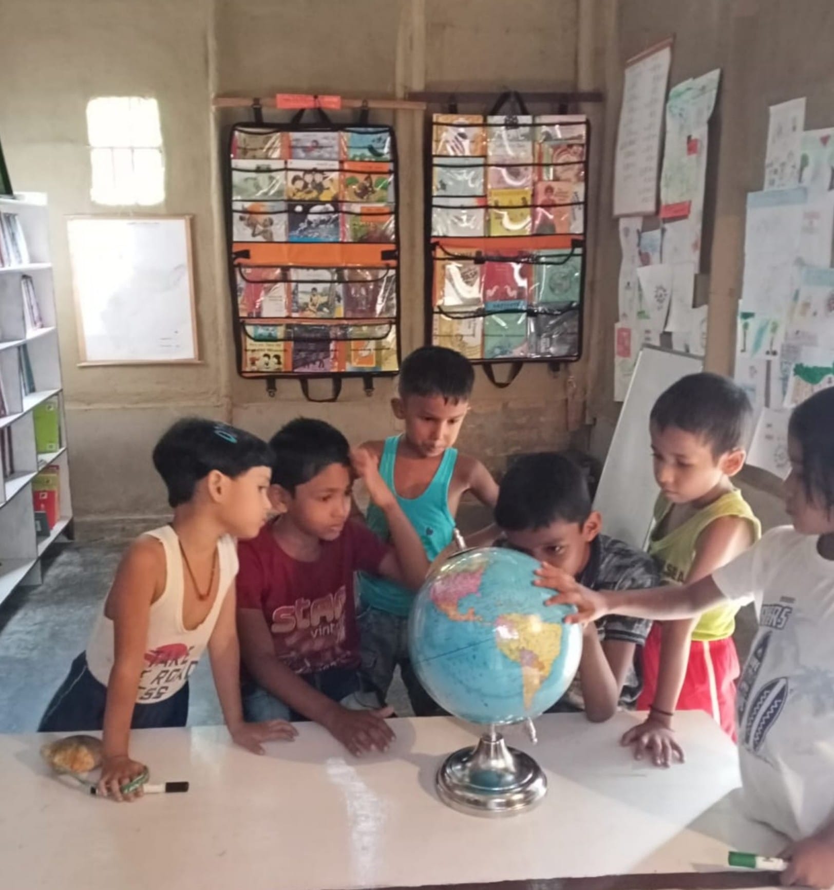 Ritu's Kitape Katha Koi library in Jorhat, Assam | X@kitapekathakoi