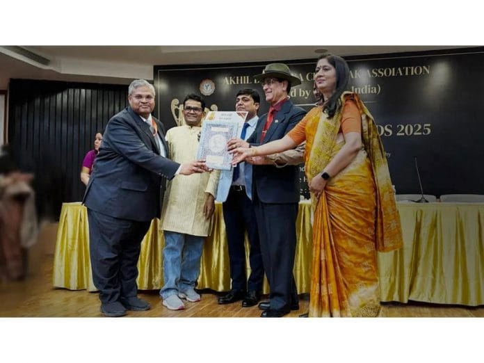 Dr. Vikas Singhal Honored with Bharat Shri Award 2025 for Advancing Evidence-Based Homeopathic Practice