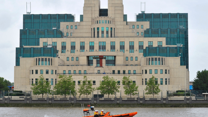 A motorboat passes by the MI6 building in London on 25 August 2010. | File Photo | Toby Melville | Reuters