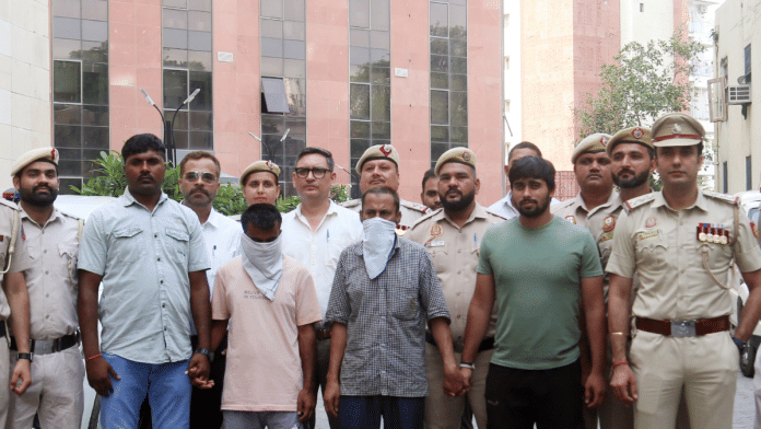 Delhi police arrested 3 people in connection with an illegal Bangladeshi immigrants and fake documents racket 3 May | ANI