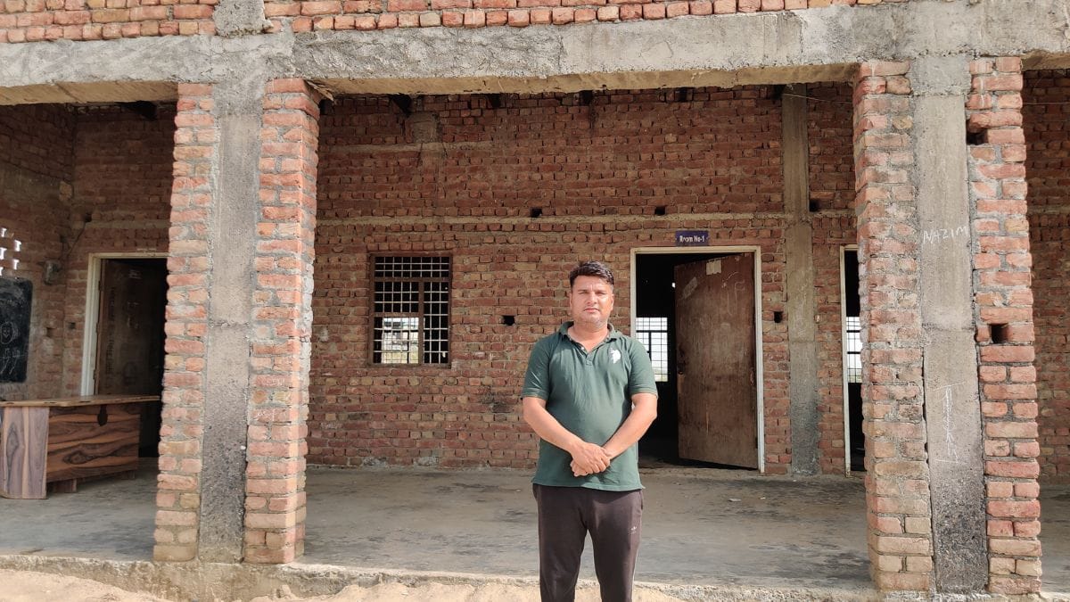 Teacher Javed Khan at Golipura| Shubhangi Misra, ThePrint