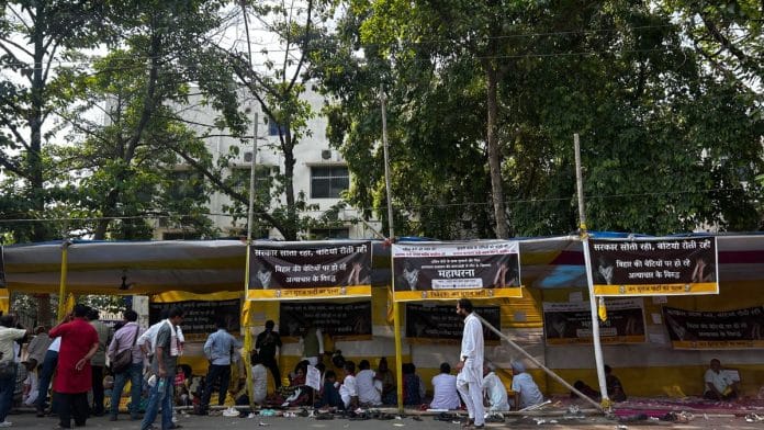 Jan Suraj’s protest in Gardanibagh, Patna, demanding justice for the Muzaffarpur rape victim | Jyoti Yadav, ThePrint