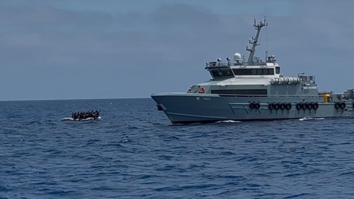 The Libyan Coast Guard ship approaches the refufee boat | X/@RimaHas